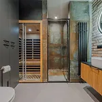 Calm Sauna & Jacuzzi By Oneapartments Apartment
