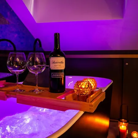 Calm Sauna & Jacuzzi By Oneapartments Apartamento Sopot