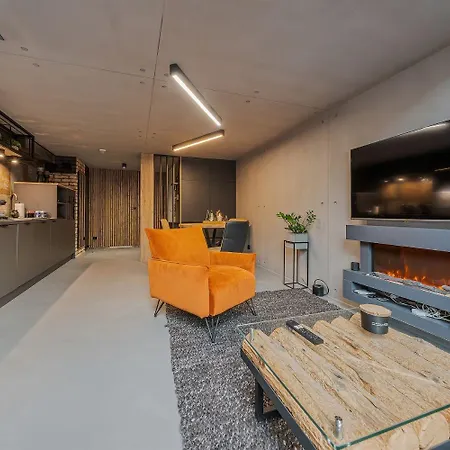 아파트 Calm Sauna & Jacuzzi By Oneapartments *